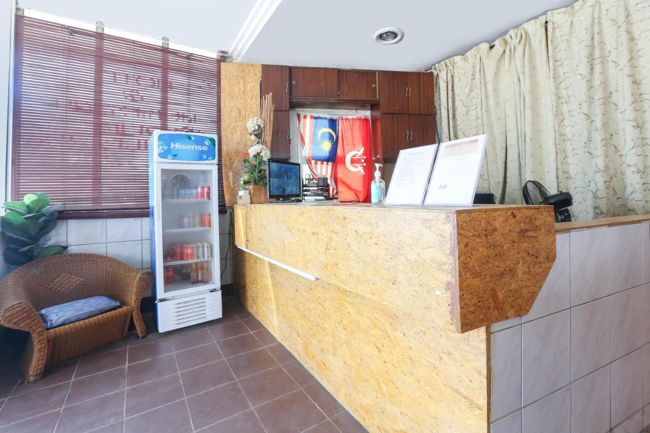 Oyo 90321 Hotel Bajet Sri Manal Tanah Merah  Zewnętrze zdjęcie