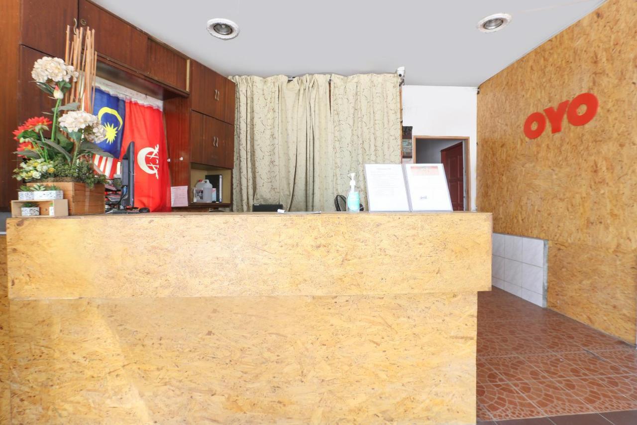 Oyo 90321 Hotel Bajet Sri Manal Tanah Merah  Zewnętrze zdjęcie