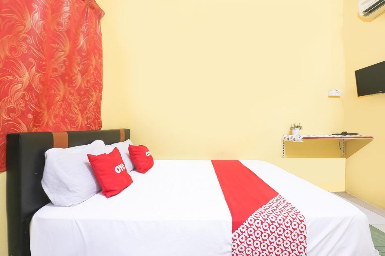 Oyo 90321 Hotel Bajet Sri Manal Tanah Merah  Zewnętrze zdjęcie