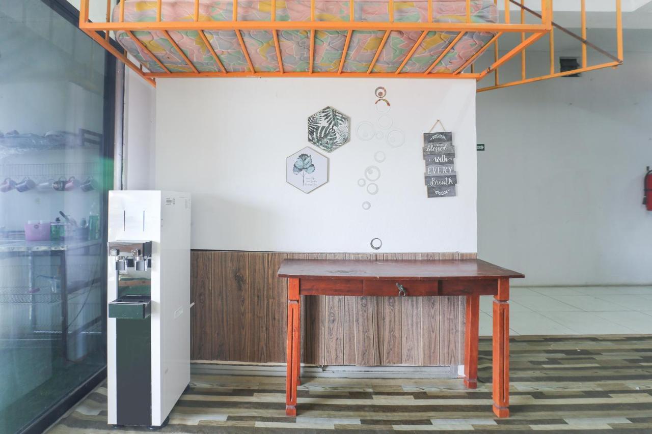 Oyo 90321 Hotel Bajet Sri Manal Tanah Merah  Zewnętrze zdjęcie