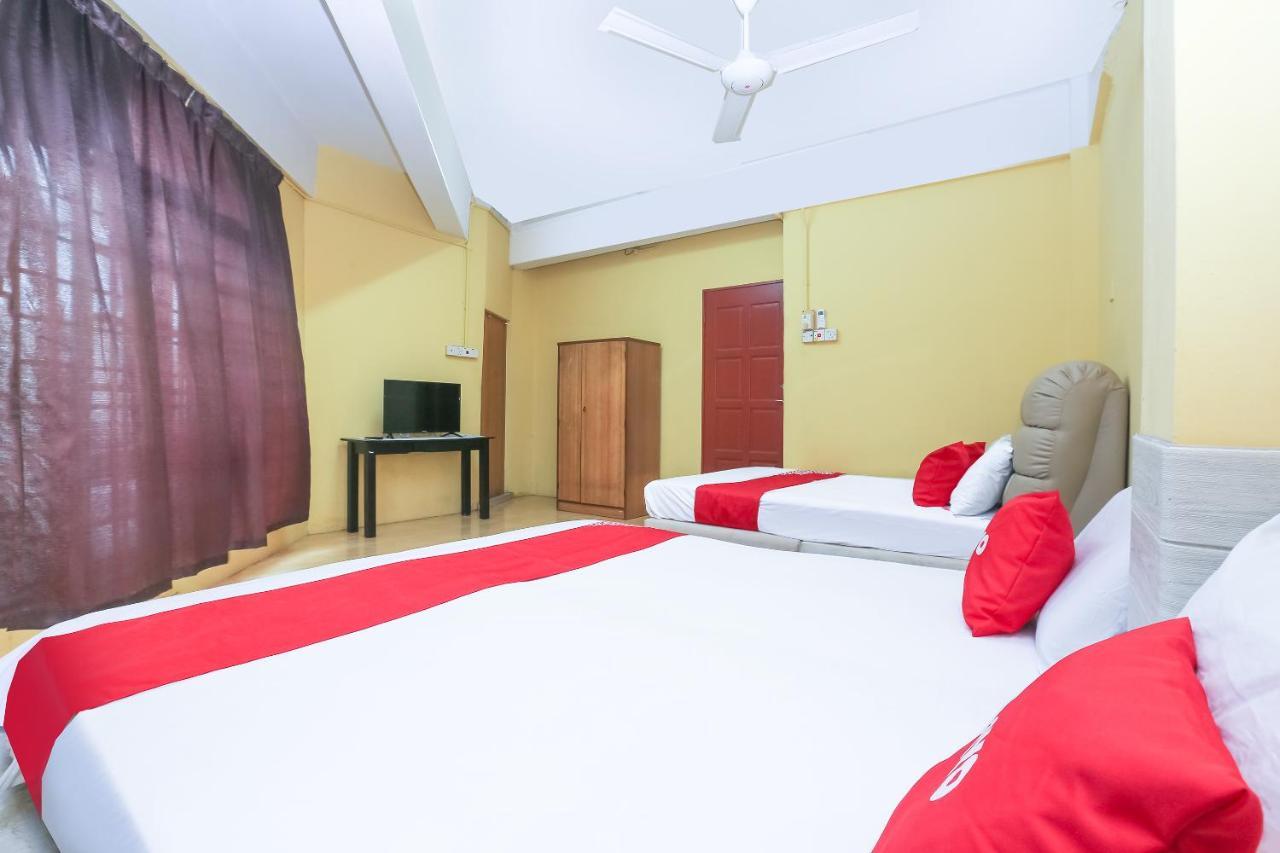 Oyo 90321 Hotel Bajet Sri Manal Tanah Merah  Zewnętrze zdjęcie
