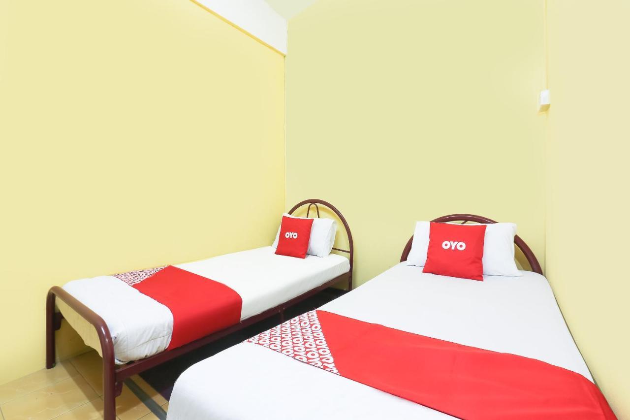 Oyo 90321 Hotel Bajet Sri Manal Tanah Merah  Zewnętrze zdjęcie