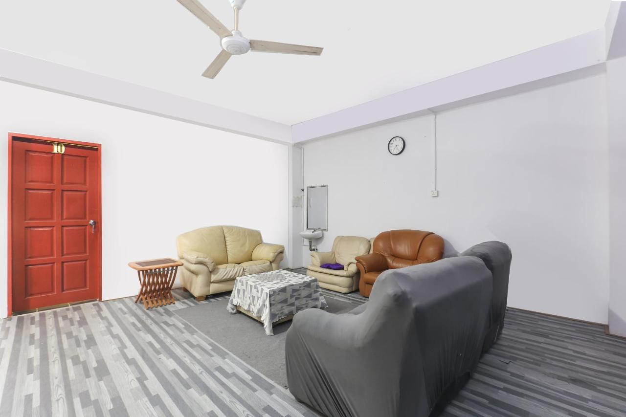 Oyo 90321 Hotel Bajet Sri Manal Tanah Merah  Zewnętrze zdjęcie