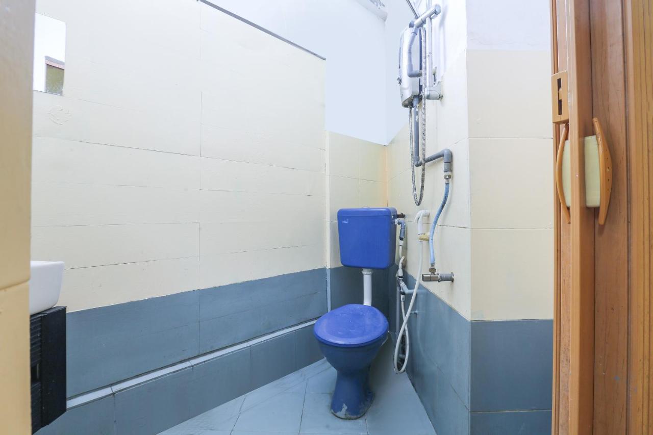 Oyo 90321 Hotel Bajet Sri Manal Tanah Merah  Zewnętrze zdjęcie