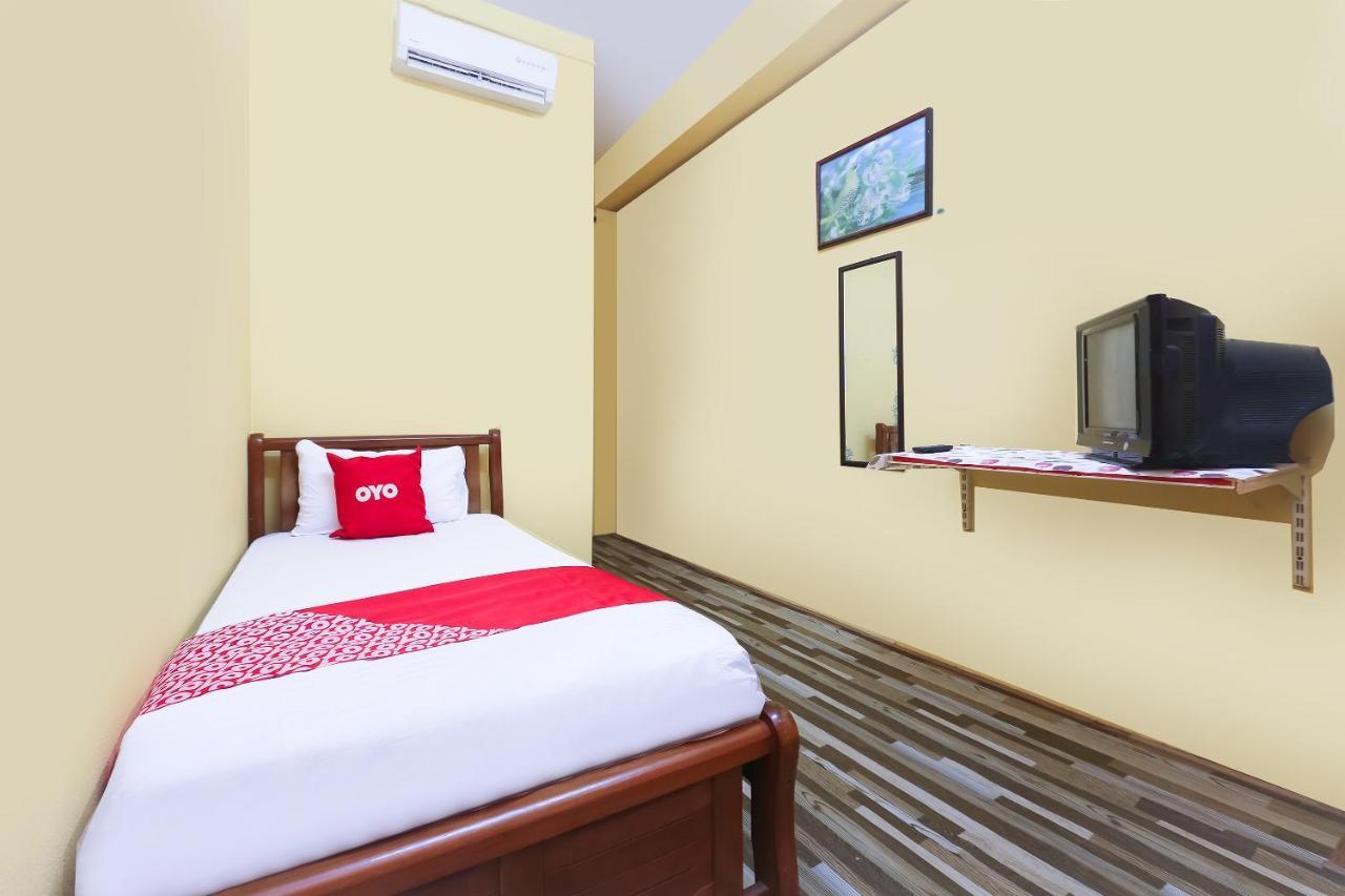 Oyo 90321 Hotel Bajet Sri Manal Tanah Merah  Zewnętrze zdjęcie