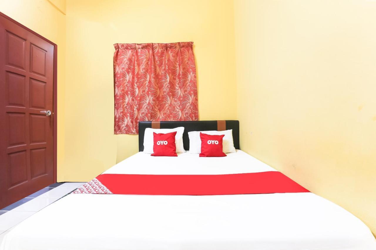 Oyo 90321 Hotel Bajet Sri Manal Tanah Merah  Zewnętrze zdjęcie